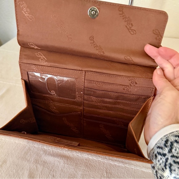 Fossil Genuine Leather Tan Crossbody Purse Medium Bag with Front Flap Pocket EUC - Picture 5 of 5